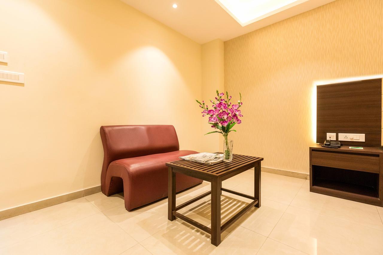 Lynq-Cico Otel Kalküta Dış mekan fotoğraf
