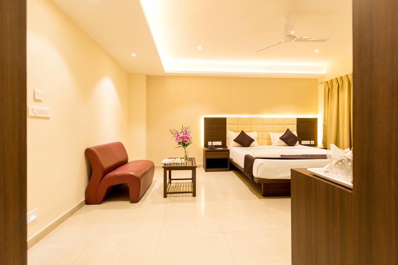 Lynq-Cico Otel Kalküta Dış mekan fotoğraf