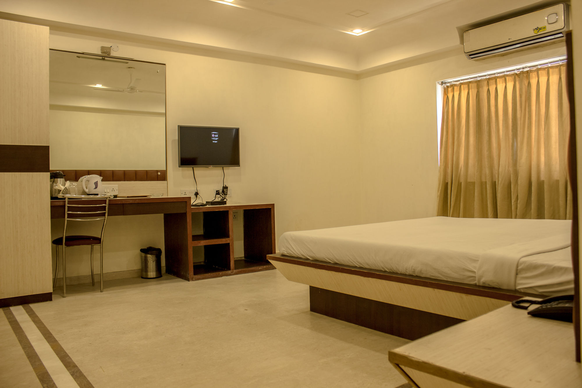 Lynq-Cico Otel Kalküta Dış mekan fotoğraf